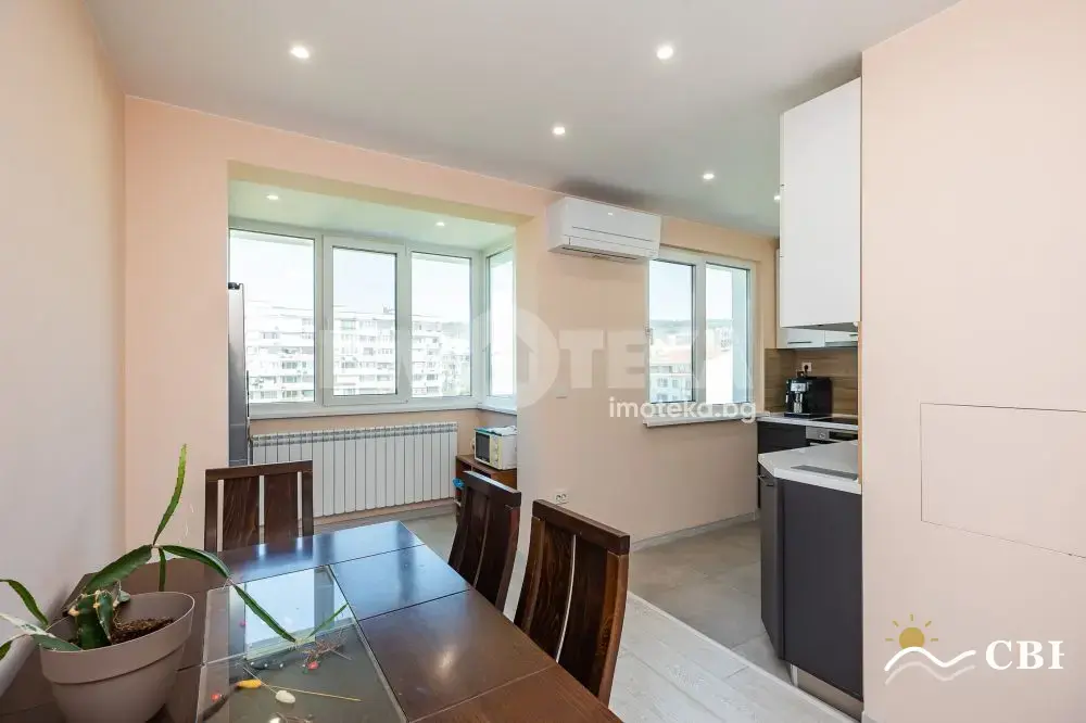 Apartment, 3-room, 78 m², in Varna. Photo 1 of 16. Varna, Black Sea, Bulgaria. Cheap Beach Holiday.