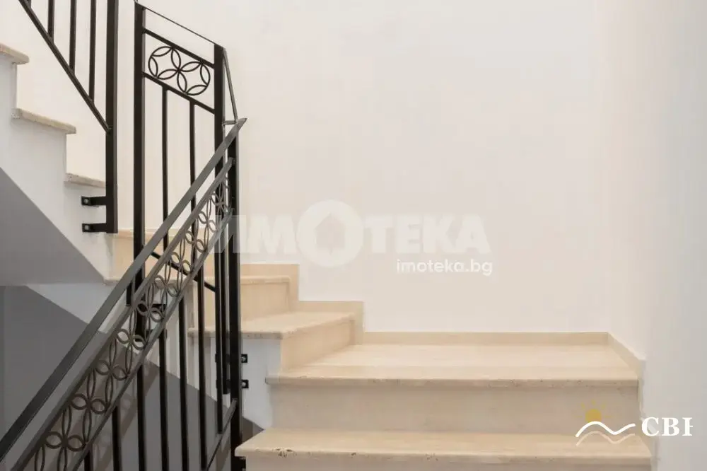 Apartment, 2-room, 57 m², in Burgas. Photo 8 of 9. Burgas, Black Sea, Bulgaria. Cheap Beach Holiday.