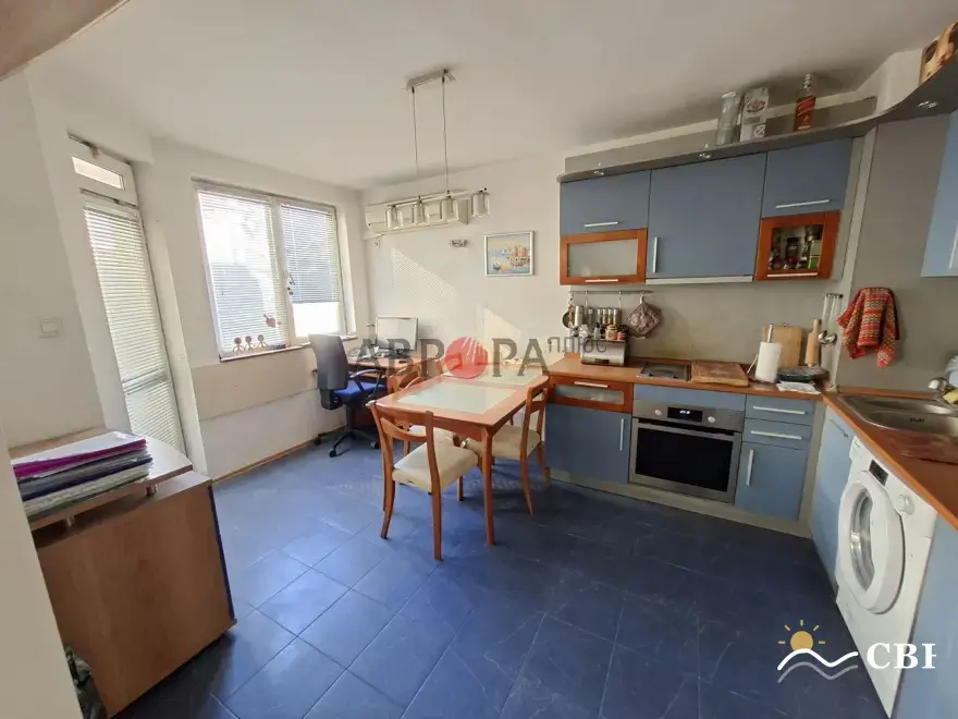 Apartment, 2-room, 70 m², in Burgas. Photo 2 of 9. Burgas, Black Sea, Bulgaria. Cheap Beach Holiday.