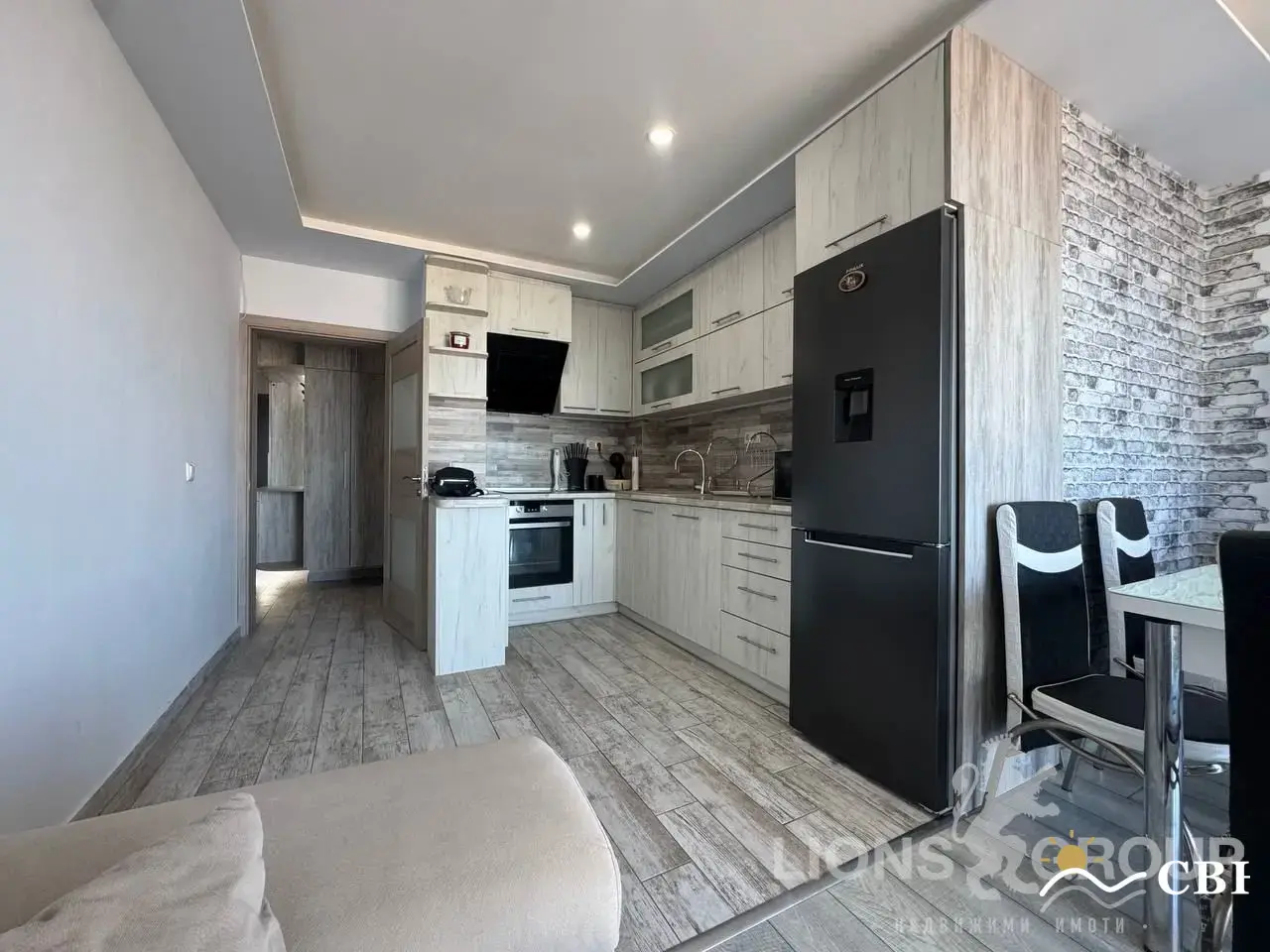 Apartment, 2-room, 65 m², in Varna. Photo 2 of 11. Varna, Black Sea, Bulgaria. Cheap Beach Holiday.