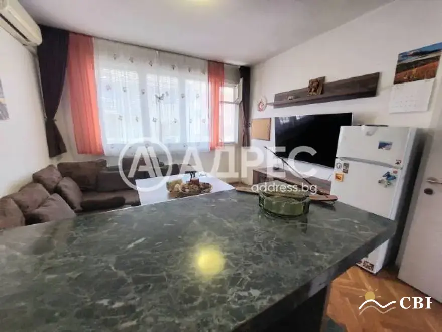 Apartment, 3-room, 75 m², in Burgas. Photo 3 of 10. Burgas, Black Sea, Bulgaria. Cheap Beach Holiday.
