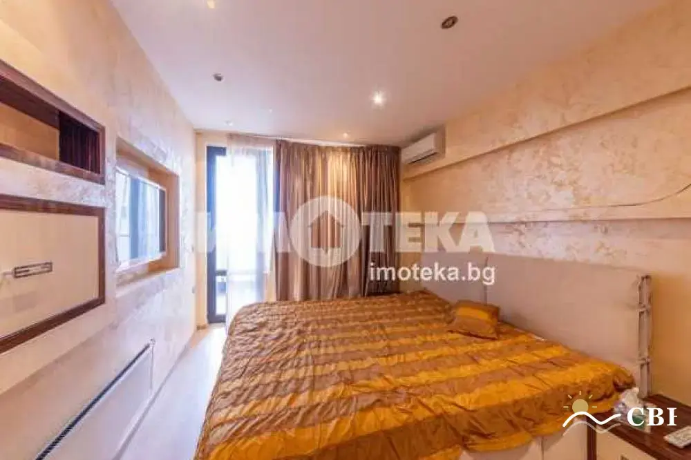 Apartment, 3-room, 102 m², in St. St. Konstantin and Elena. Photo 8 of 12. St. St. Konstantin and Elena, Black Sea, Bulgaria. Cheap Beach Holiday.