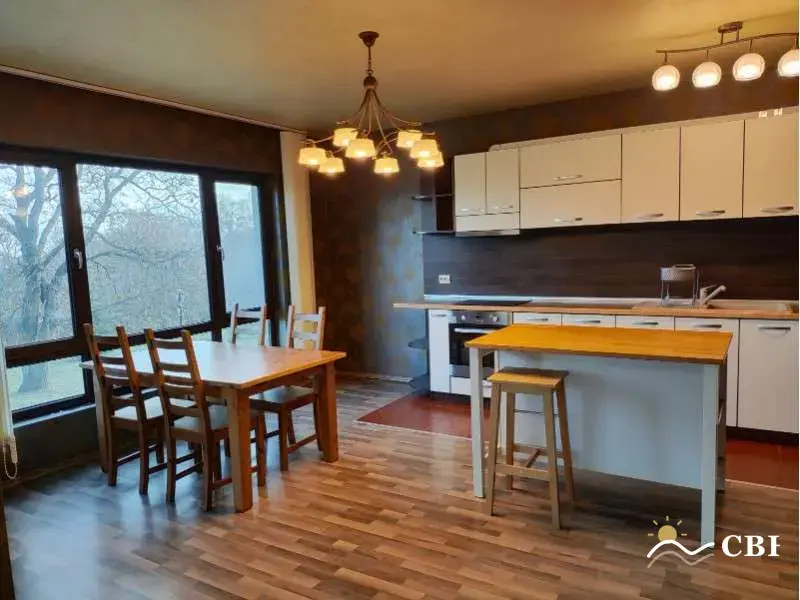 Apartment, 4-room, 132 m², in Priseltsi. Photo 1 of 16. Priseltsi, Black Sea, Bulgaria. Cheap Beach Holiday.