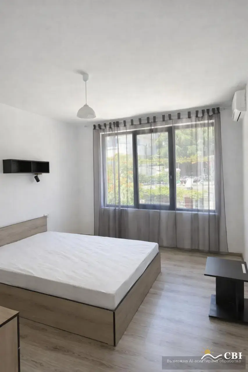Apartment, 3-room, 100 m², in Burgas. Photo 4 of 7. Burgas, Black Sea, Bulgaria. Cheap Beach Holiday.