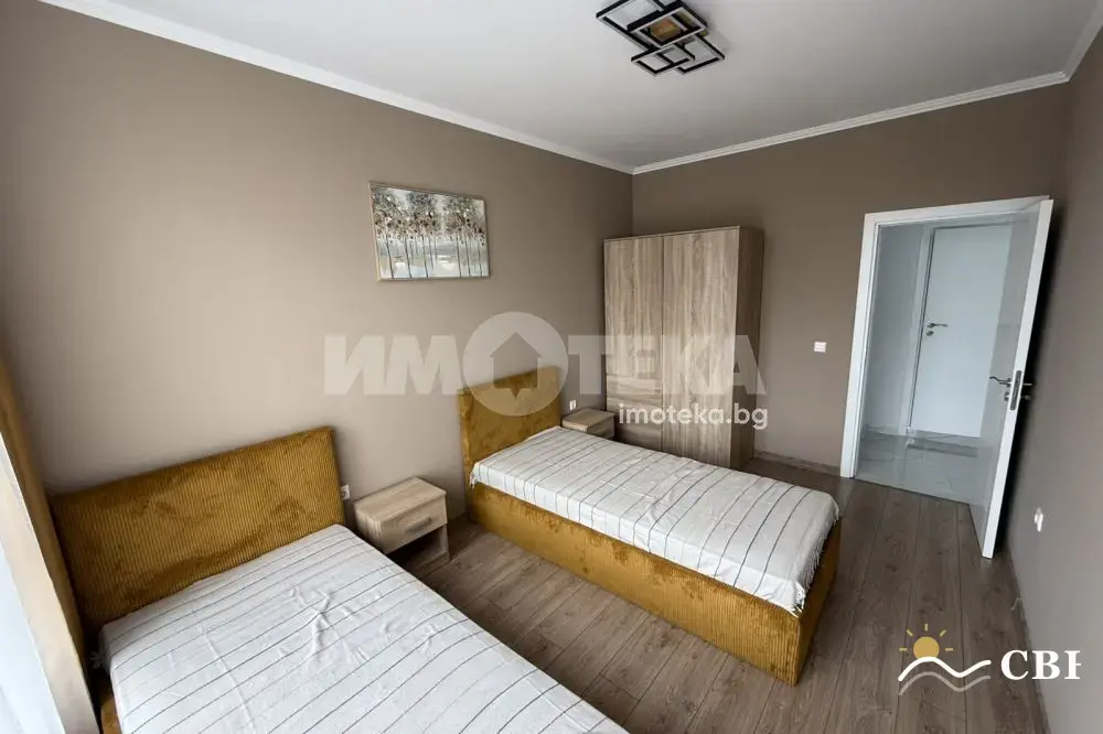 Apartment, 3-room, 100 m², in Burgas. Photo 4 of 10. Burgas, Black Sea, Bulgaria. Cheap Beach Holiday.