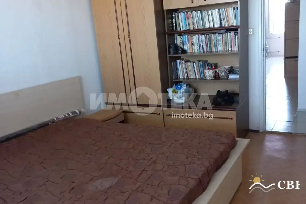 Apartment, 3-room, 95 m², in Burgas. Photo 4 of 14. Burgas, Black Sea, Bulgaria. Cheap Beach Holiday.