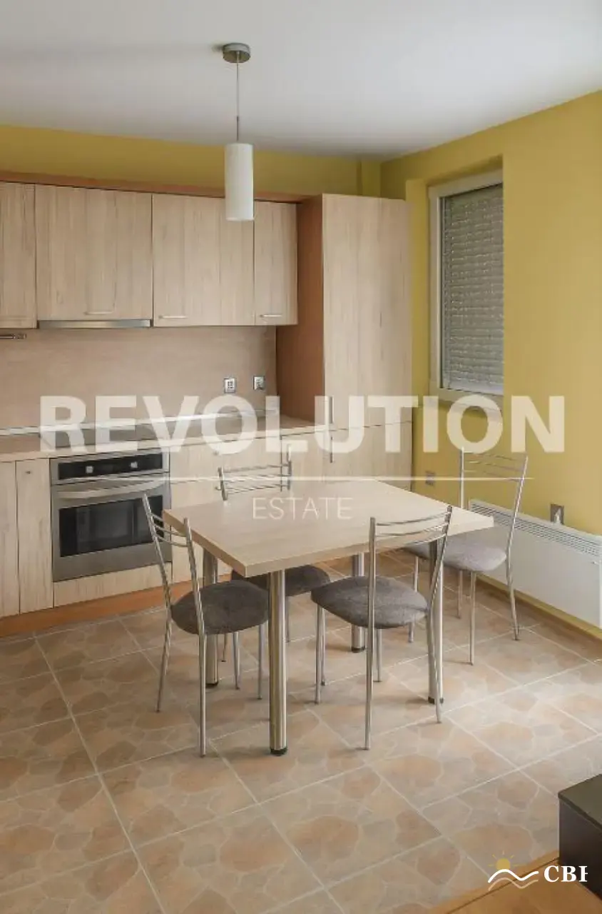 Apartment, 3-room, 110 m², in Varna. Photo 3 of 7. Varna, Black Sea, Bulgaria. Cheap Beach Holiday.