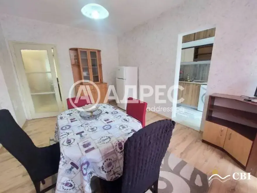 Apartment, 3-room, 90 m², in Burgas. Photo 3 of 11. Burgas, Black Sea, Bulgaria. Cheap Beach Holiday.