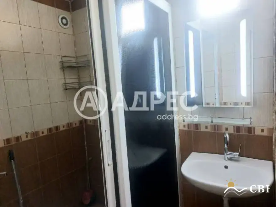 Apartment, 3-room, 100 m², in Burgas. Photo 6 of 8. Burgas, Black Sea, Bulgaria. Cheap Beach Holiday.