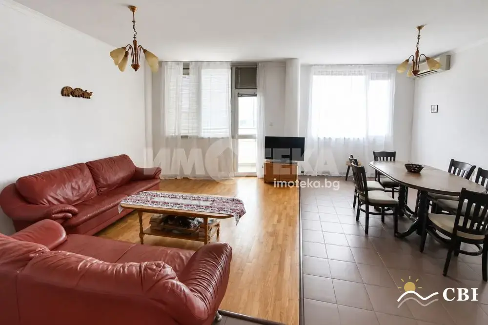 Apartment, 3-room, 140 m², in Varna. Photo 1 of 16. Varna, Black Sea, Bulgaria. Cheap Beach Holiday.