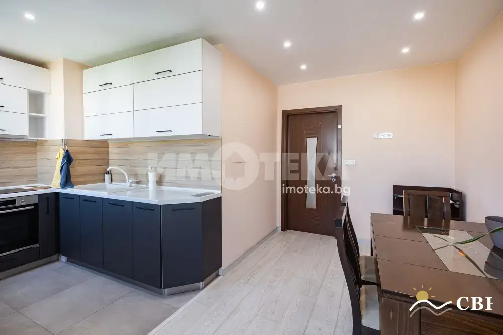 Apartment, 3-room, 78 m², in Varna. Photo 2 of 16. Varna, Black Sea, Bulgaria. Cheap Beach Holiday.