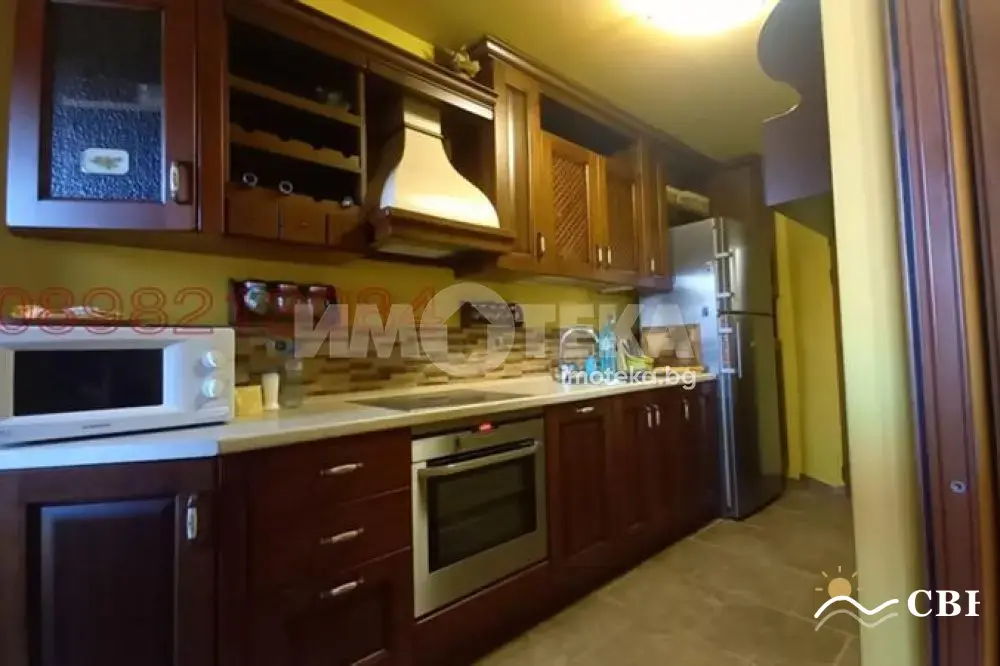 Apartment, 1-room, 100 m², in Burgas. Photo 4 of 16. Burgas, Black Sea, Bulgaria. Cheap Beach Holiday.