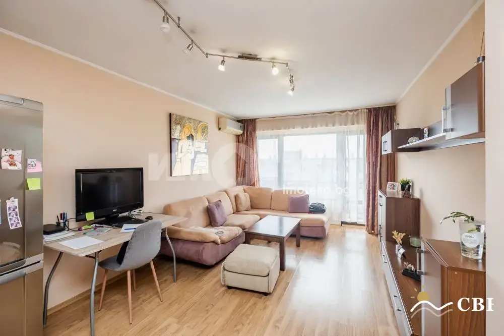 Apartment, 3-room, 70 m², in Varna. Photo 5 of 12. Varna, Black Sea, Bulgaria. Cheap Beach Holiday.