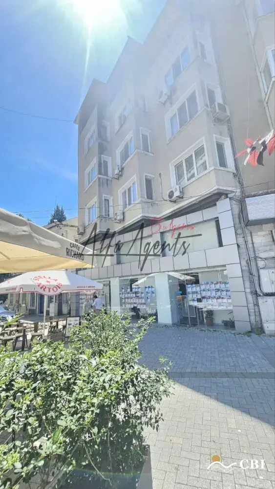 Apartment, 3-room, 80 m², in Varna. Photo 1 of 9. Varna, Black Sea, Bulgaria. Cheap Beach Holiday.