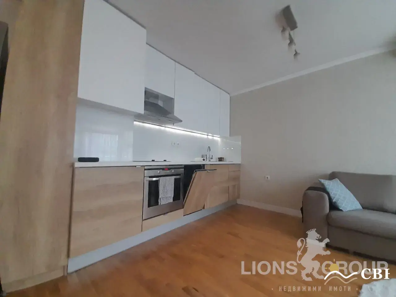 Apartment, 3-room, 80 m², in Varna. Photo 3 of 16. Varna, Black Sea, Bulgaria. Cheap Beach Holiday.