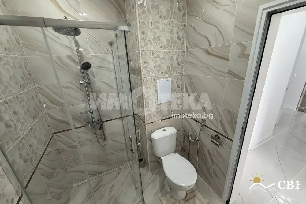 Apartment, 3-room, 100 m², in Burgas. Photo 8 of 10. Burgas, Black Sea, Bulgaria. Cheap Beach Holiday.