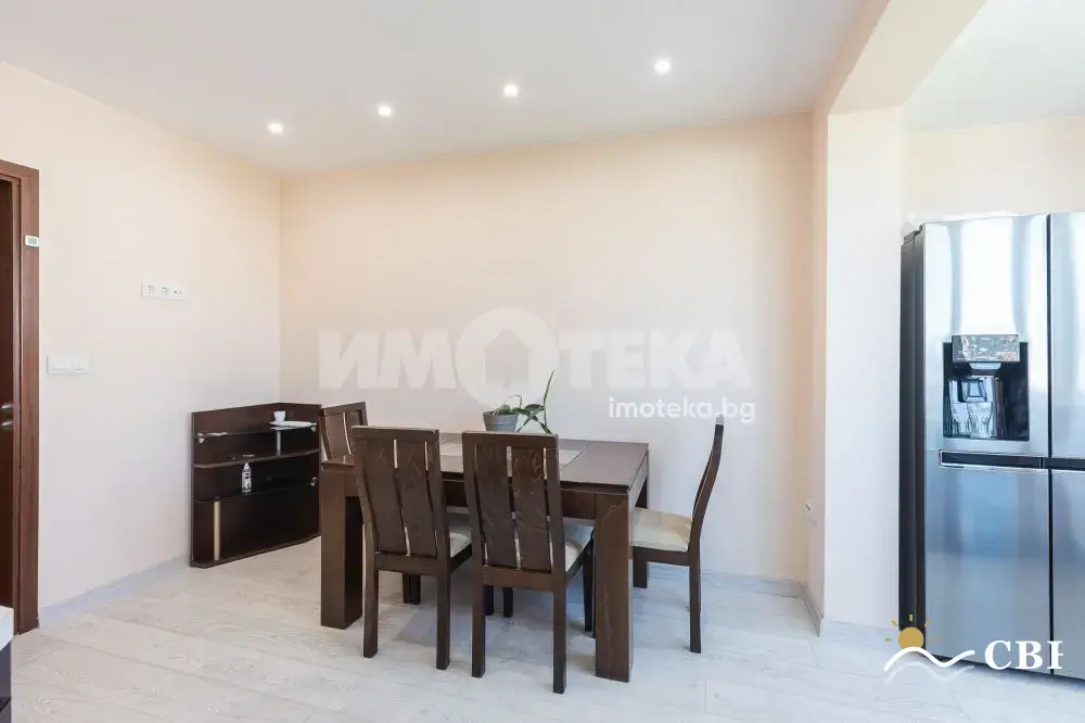 Apartment, 3-room, 78 m², in Varna. Photo 5 of 16. Varna, Black Sea, Bulgaria. Cheap Beach Holiday.