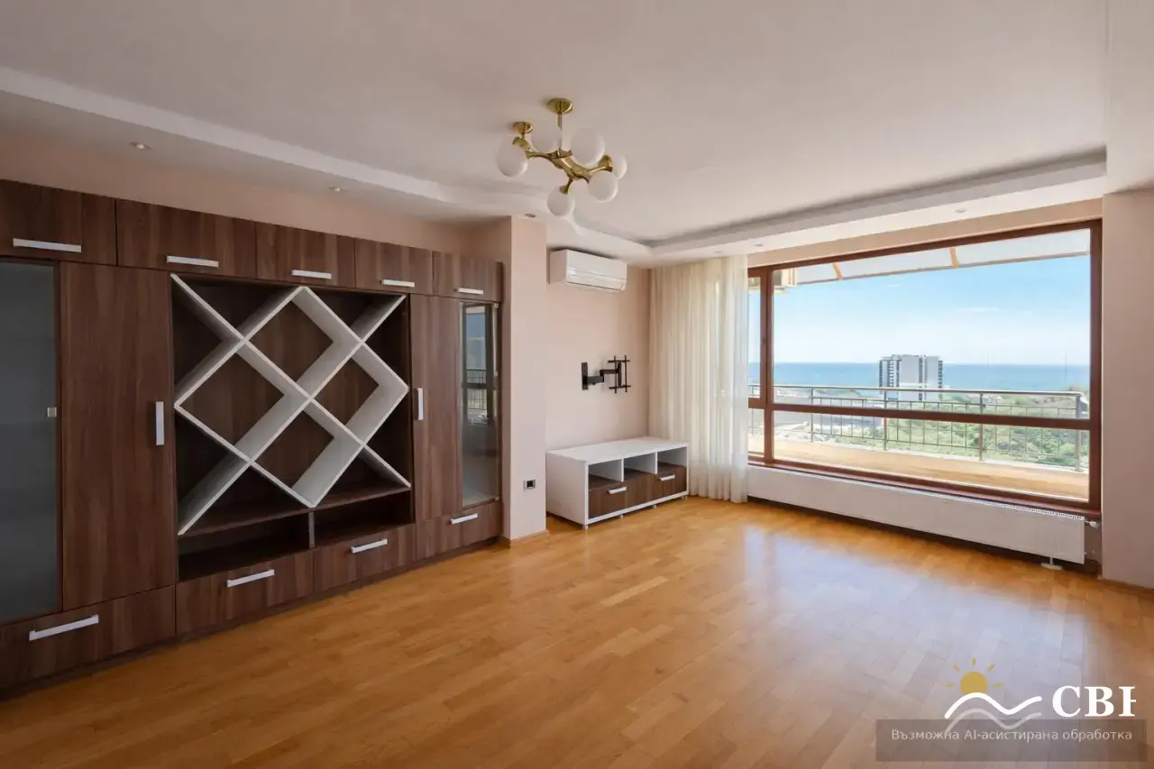Apartment, 3-room, 123 m², in Burgas. Photo 4 of 9. Burgas, Black Sea, Bulgaria. Cheap Beach Holiday.