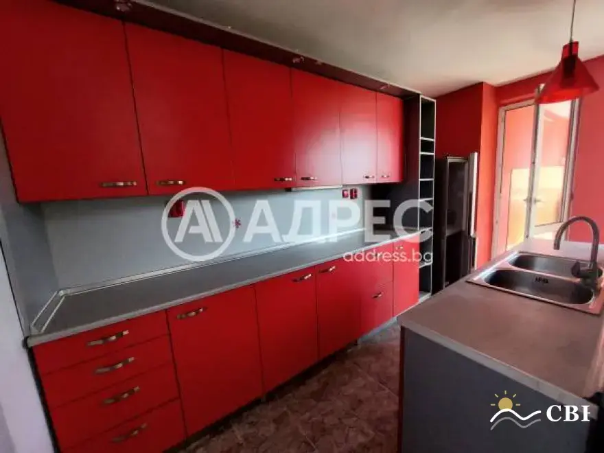 Apartment, 3-room, 100 m², in Burgas. Photo 1 of 8. Burgas, Black Sea, Bulgaria. Cheap Beach Holiday.
