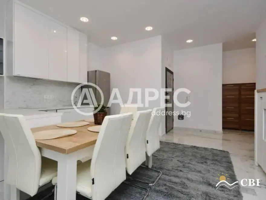 Apartment, 3-room, 160 m², in Burgas. Photo 8 of 15. Burgas, Black Sea, Bulgaria. Cheap Beach Holiday.