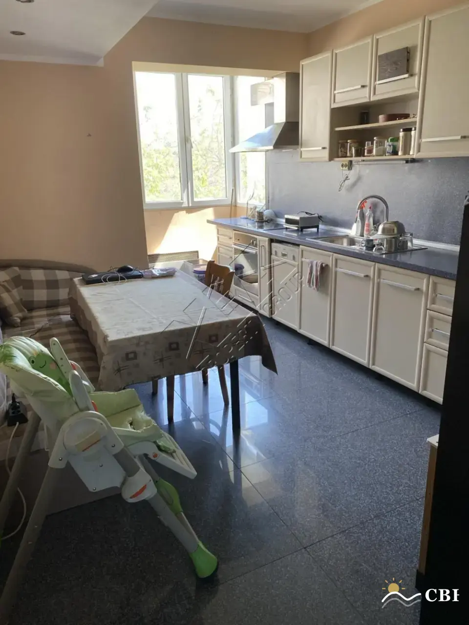 Apartment, 4-room, 118 m², in Burgas. Photo 3 of 14. Burgas, Black Sea, Bulgaria. Cheap Beach Holiday.