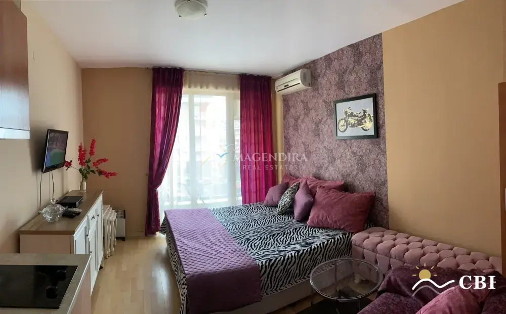 Apartment, 1-room, 33 m², in Sunny Beach. Photo 1 of 9. Sunny Beach, Black Sea, Bulgaria. Cheap Beach Holiday.
