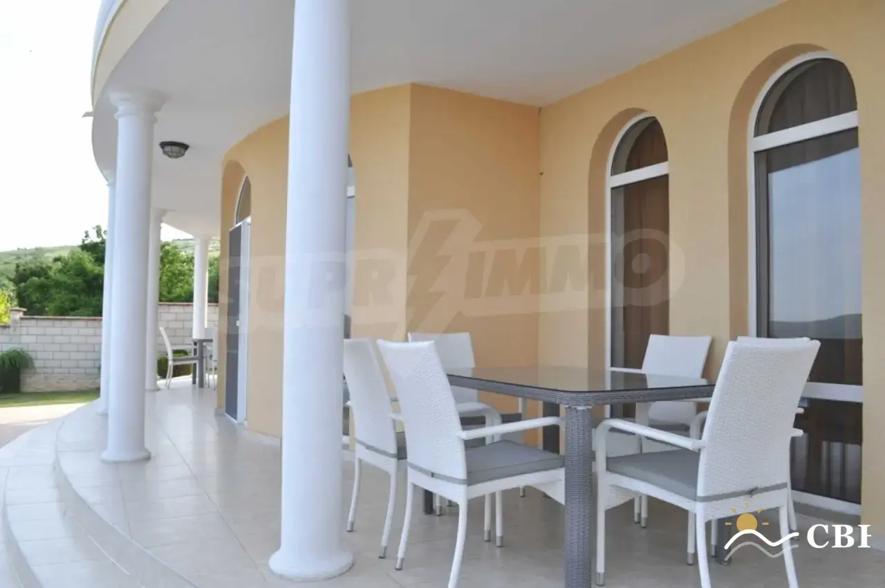 House, 1-room, 450 m², in Kranevo. Photo 4 of 16. Kranevo, Black Sea, Bulgaria. Cheap Beach Holiday.