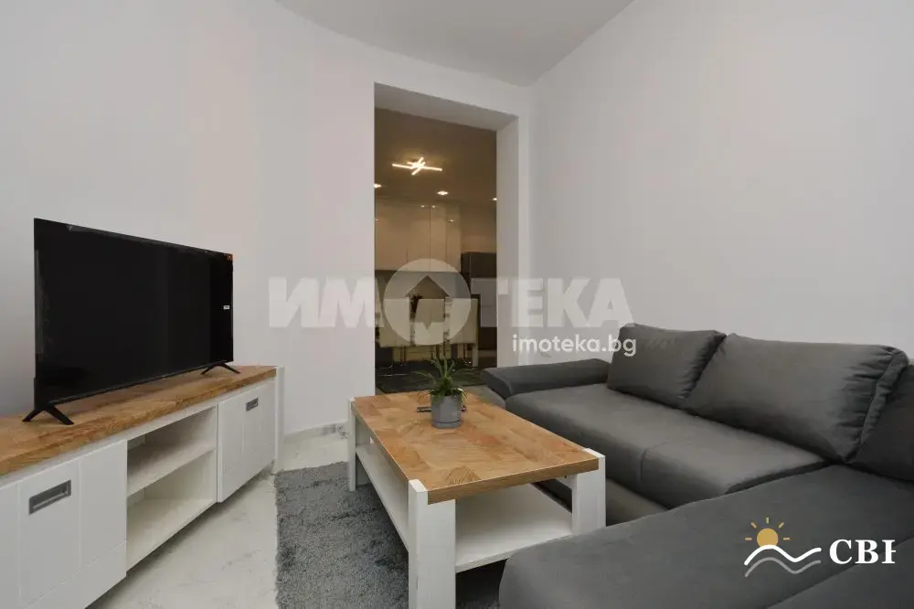 Apartment, 3-room, 160 m², in Burgas. Photo 9 of 15. Burgas, Black Sea, Bulgaria. Cheap Beach Holiday.