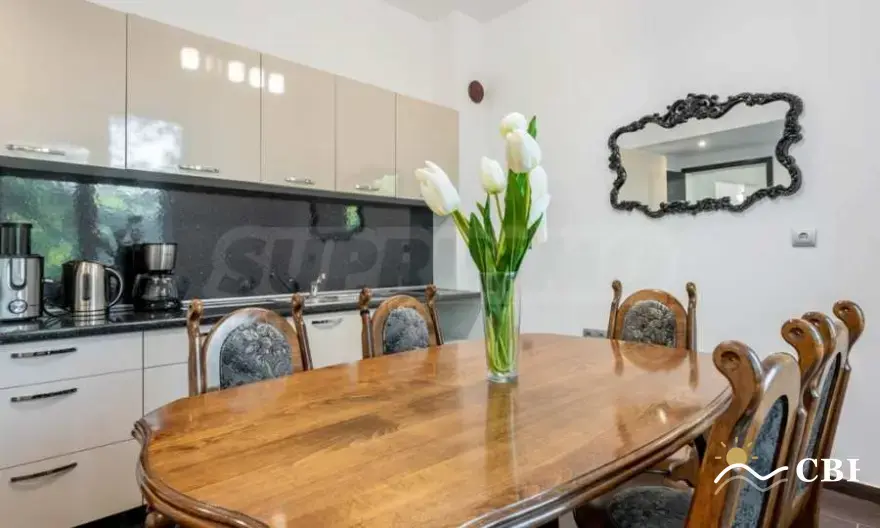 Apartment, 3-room, 110 m², in Varna. Photo 3 of 16. Varna, Black Sea, Bulgaria. Cheap Beach Holiday.