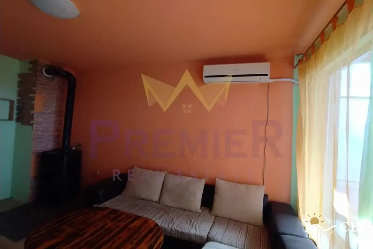 Apartment, 4-room, 90 m², in Gradina. Photo 1 of 14. Gradina, Black Sea, Bulgaria. Cheap Beach Holiday.