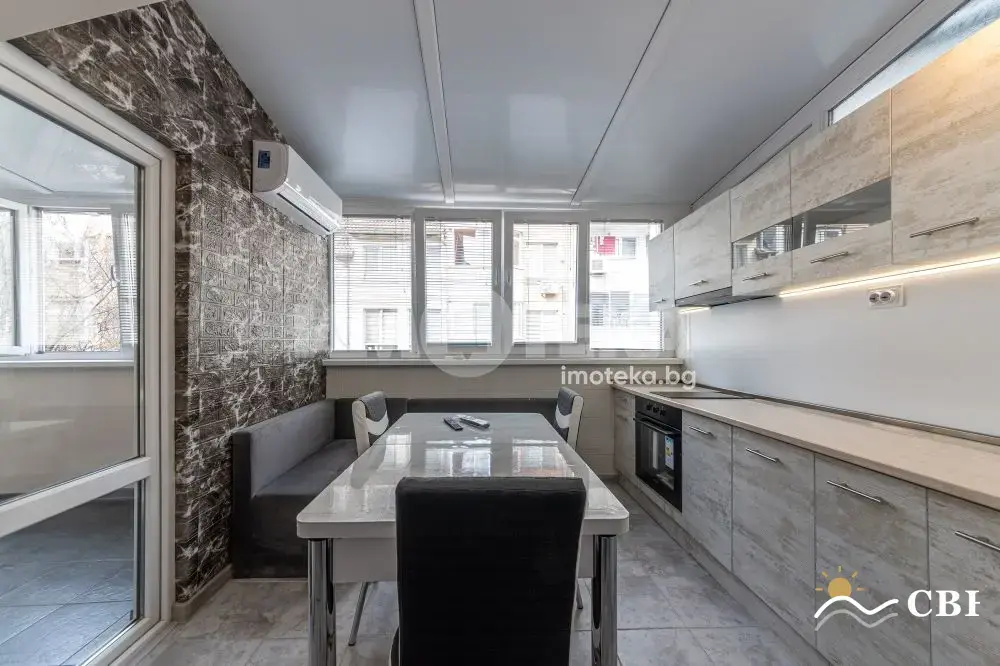Apartment, 3-room, 80 m², in Varna. Photo 3 of 14. Varna, Black Sea, Bulgaria. Cheap Beach Holiday.
