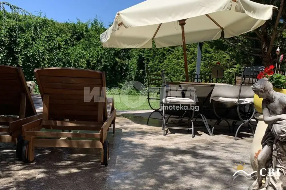House, 1-room, 150 m², in Vinitsa. Photo 1 of 15. Vinitsa, Black Sea, Bulgaria. Cheap Beach Holiday.