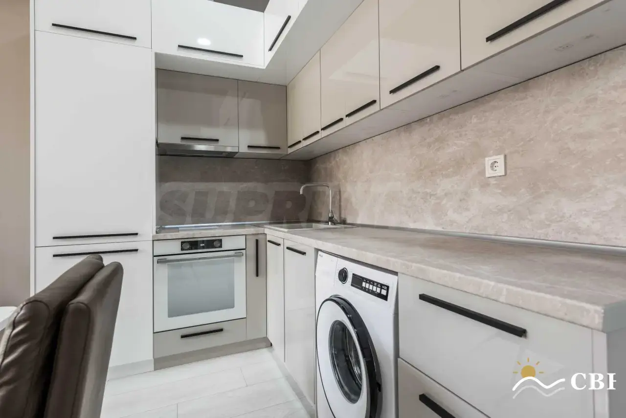 Apartment, 3-room, 110 m², in Varna. Photo 8 of 16. Varna, Black Sea, Bulgaria. Cheap Beach Holiday.