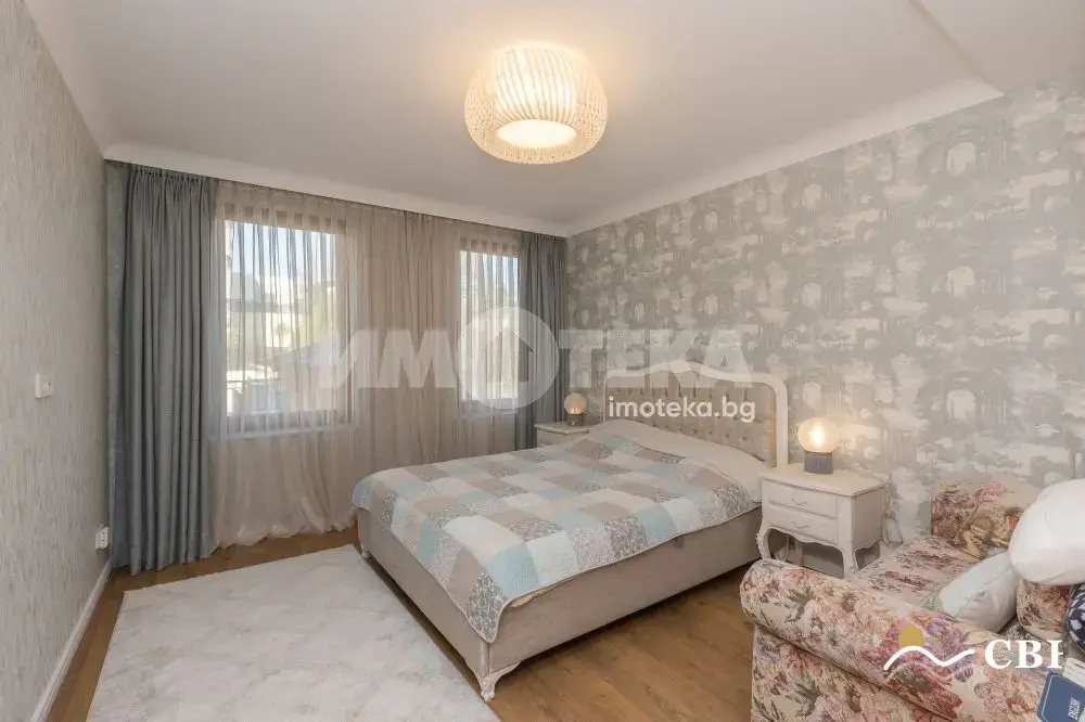 Apartment, 1-room, 195 m², in Varna. Photo 1 of 10. Varna, Black Sea, Bulgaria. Cheap Beach Holiday.