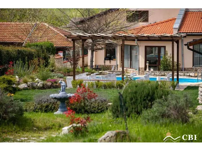 House, 8-room, 420 m², in Sunny Beach. Photo 6 of 16. Sunny Beach, Black Sea, Bulgaria. Cheap Beach Holiday.