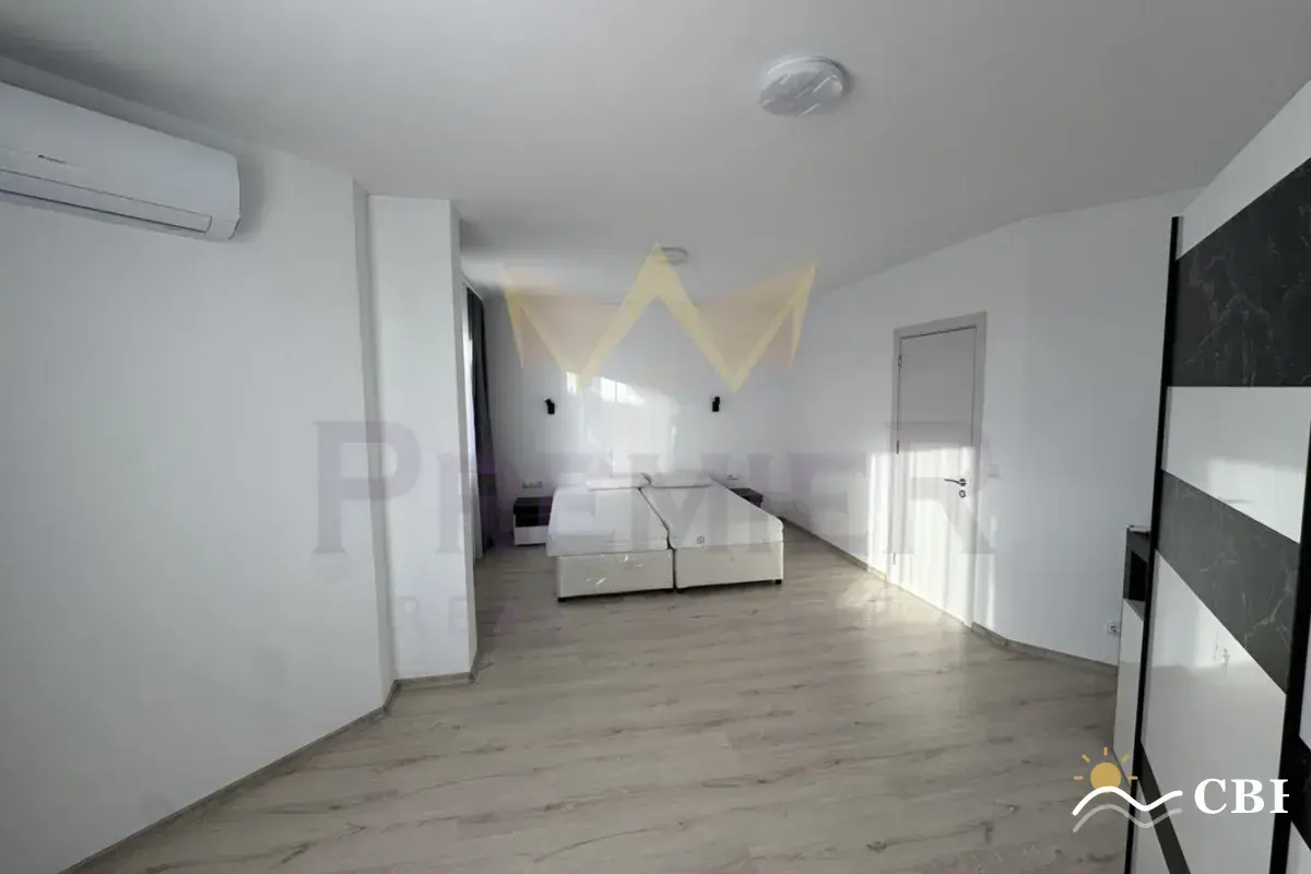 Apartment, 3-room, 100 m², in Izgrev. Photo 3 of 12. Izgrev, Black Sea, Bulgaria. Cheap Beach Holiday.