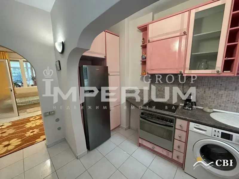 Apartment, 1-room, 21576 m², in Varna. Photo 1 of 12. Varna, Black Sea, Bulgaria. Cheap Beach Holiday.