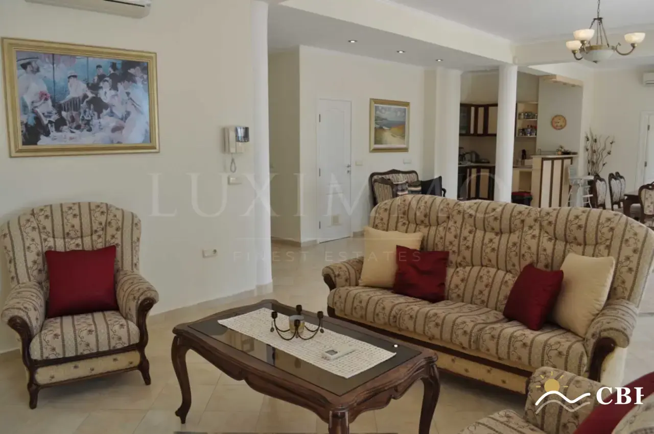 House, 1-room, 257 m², in Balchik. Photo 8 of 16. Balchik, Black Sea, Bulgaria. Cheap Beach Holiday.