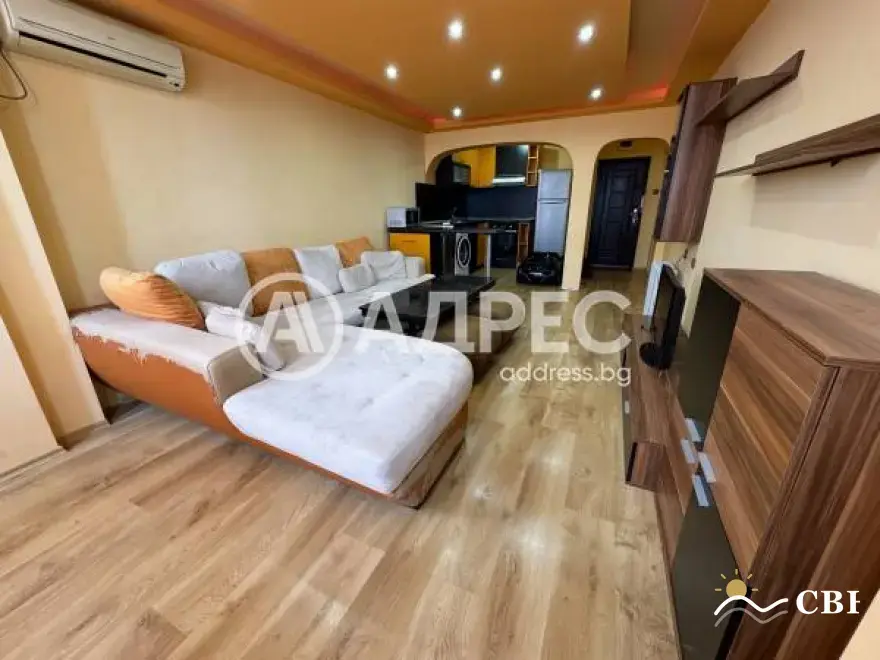 Apartment, 2-room, 55 m², in Burgas. Photo 1 of 9. Burgas, Black Sea, Bulgaria. Cheap Beach Holiday.