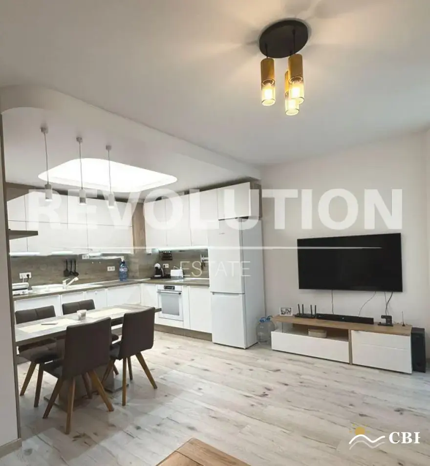 Apartment, 3-room, 100 m², in Varna. Photo 2 of 9. Varna, Black Sea, Bulgaria. Cheap Beach Holiday.