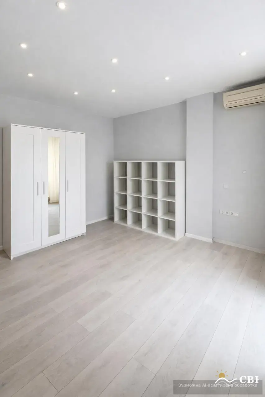 Apartment, 3-room, 105 m², in Varna. Photo 6 of 8. Varna, Black Sea, Bulgaria. Cheap Beach Holiday.