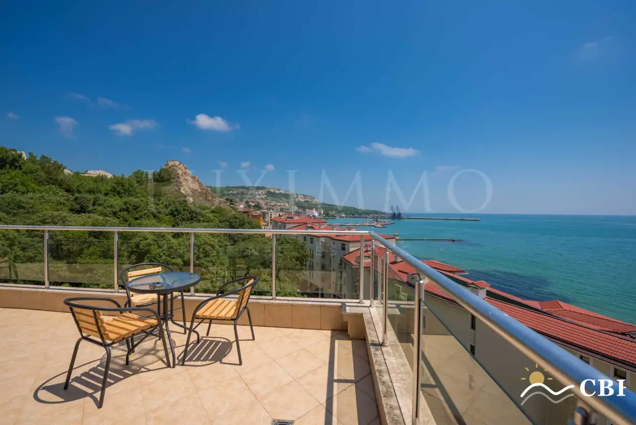Apartment, 3-room, 166 m², in Balchik. Photo 1 of 16. Balchik, Black Sea, Bulgaria. Cheap Beach Holiday.