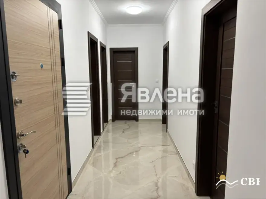 Apartment, 3-room, 105 m², in Burgas. Photo 8 of 16. Burgas, Black Sea, Bulgaria. Cheap Beach Holiday.