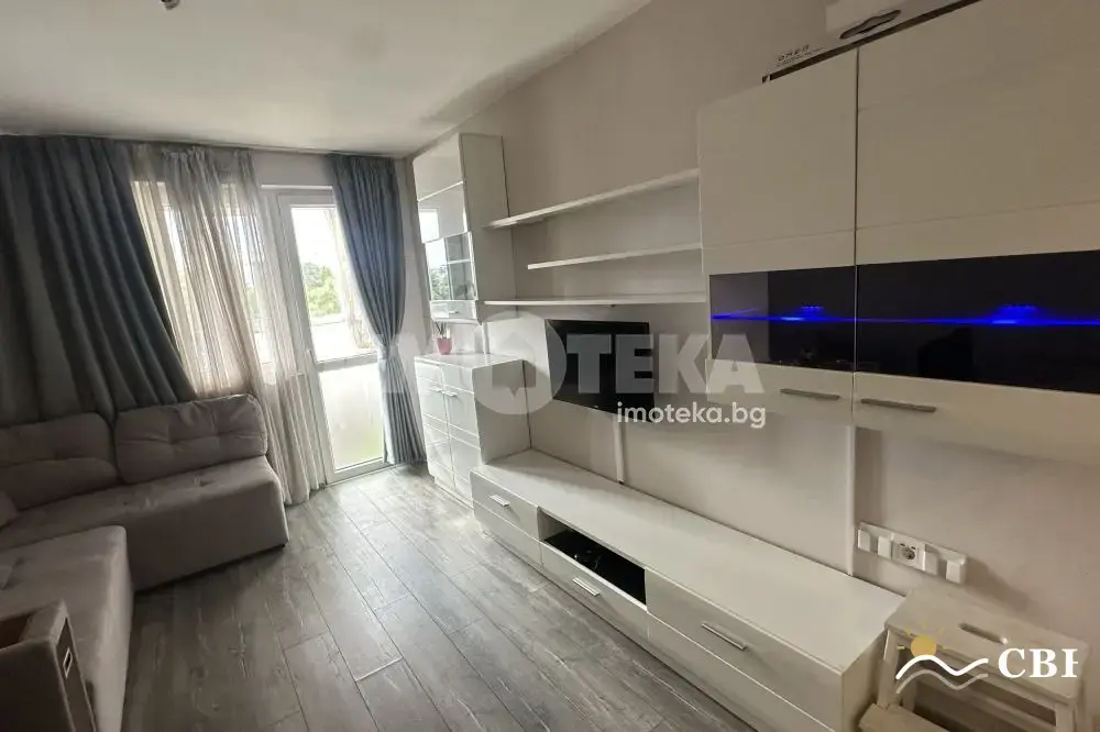 Apartment, 3-room, 75 m², in Varna. Photo 2 of 13. Varna, Black Sea, Bulgaria. Cheap Beach Holiday.