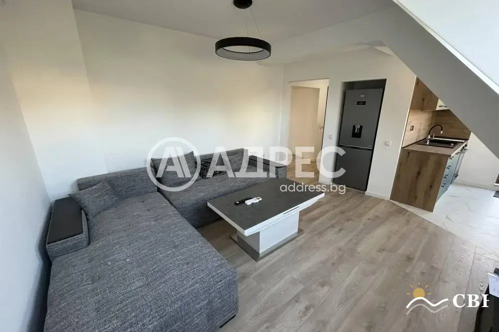 Apartment, 3-room, 150 m², in Izgrev. Photo 1 of 16. Izgrev, Black Sea, Bulgaria. Cheap Beach Holiday.