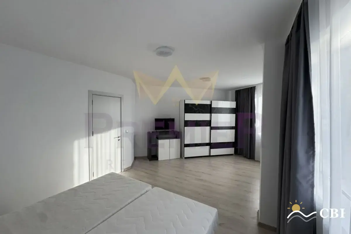 Apartment, 3-room, 100 m², in Izgrev. Photo 7 of 12. Izgrev, Black Sea, Bulgaria. Cheap Beach Holiday.