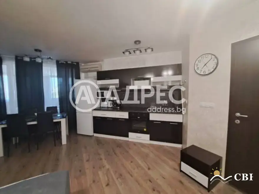 Apartment, 2-room, 55 m², in Burgas. Photo 4 of 12. Burgas, Black Sea, Bulgaria. Cheap Beach Holiday.