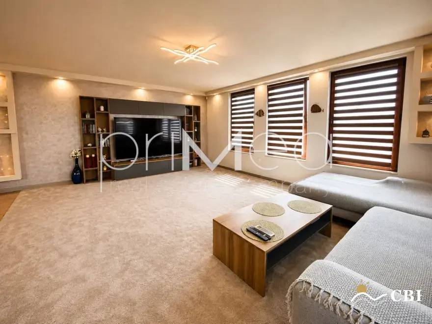 Apartment, 3-room, 130 m², in Burgas. Photo 1 of 16. Burgas, Black Sea, Bulgaria. Cheap Beach Holiday.
