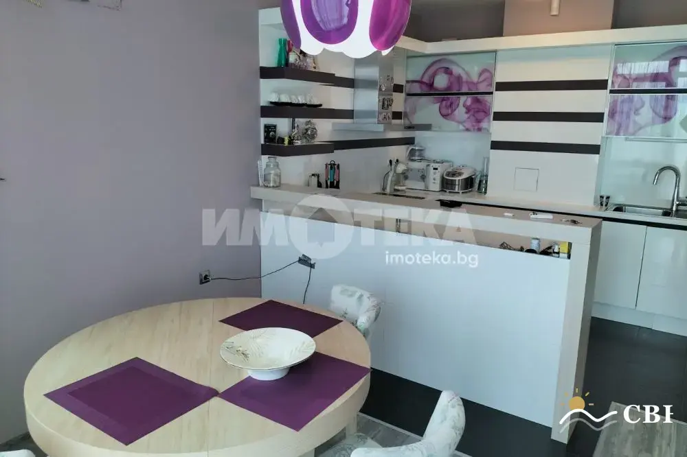 Apartment, 1-room, 250 m², in Burgas. Photo 7 of 15. Burgas, Black Sea, Bulgaria. Cheap Beach Holiday.