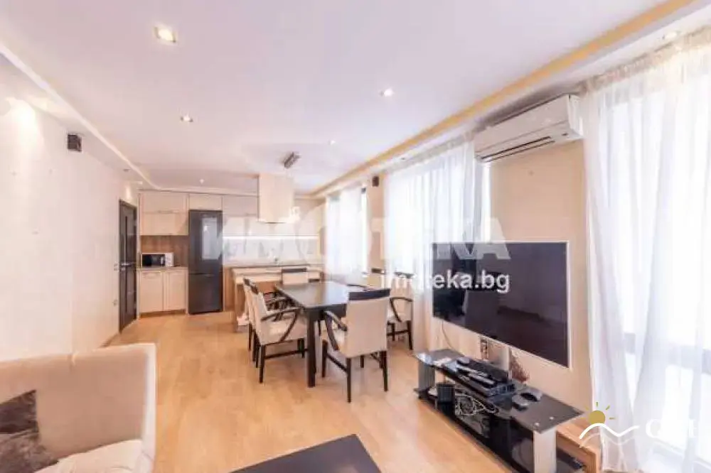 Apartment, 3-room, 102 m², in St. St. Konstantin and Elena. Photo 5 of 12. St. St. Konstantin and Elena, Black Sea, Bulgaria. Cheap Beach Holiday.